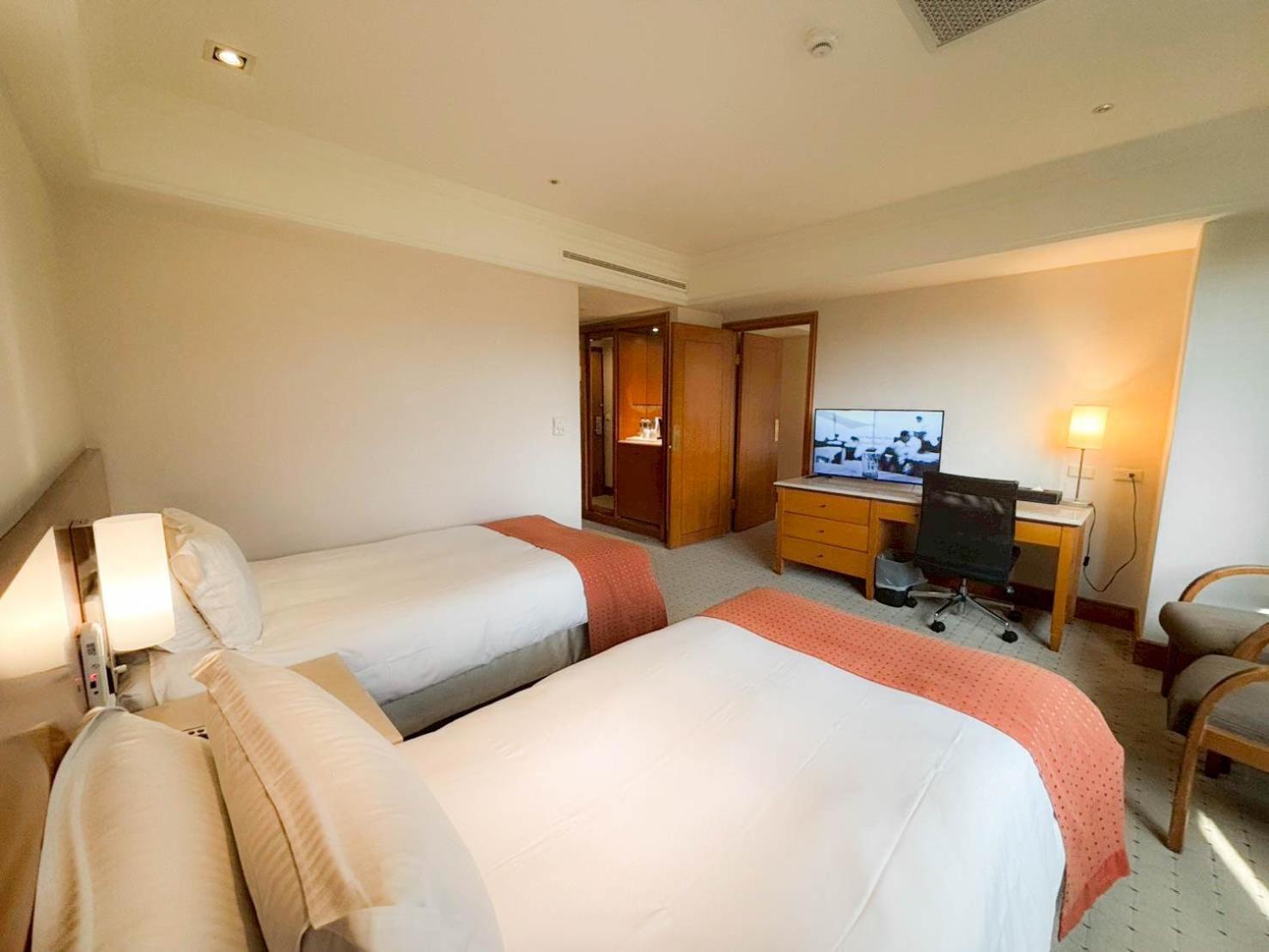 Hione Holiday Hotel Тайбэй Экстерьер фото