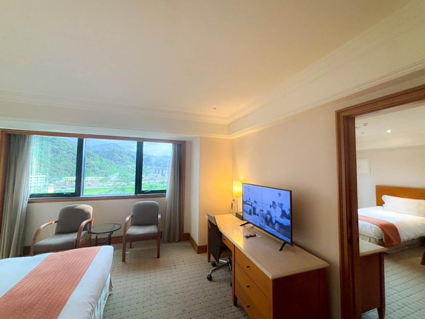 Hione Holiday Hotel Тайбэй Экстерьер фото
