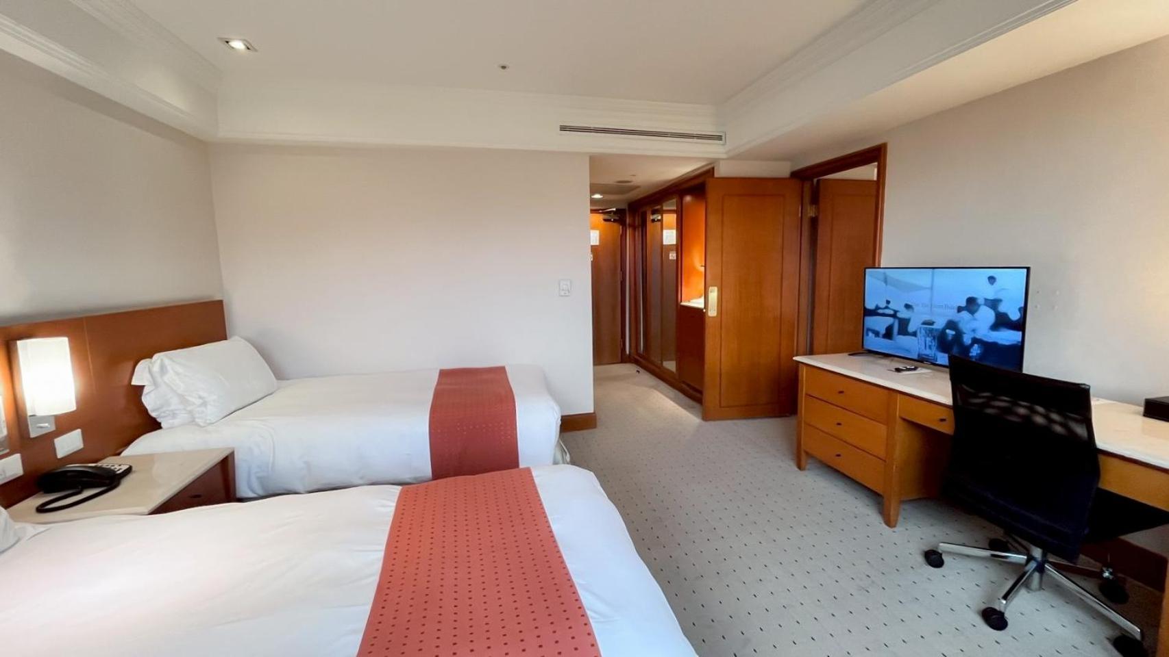 Hione Holiday Hotel Тайбэй Экстерьер фото
