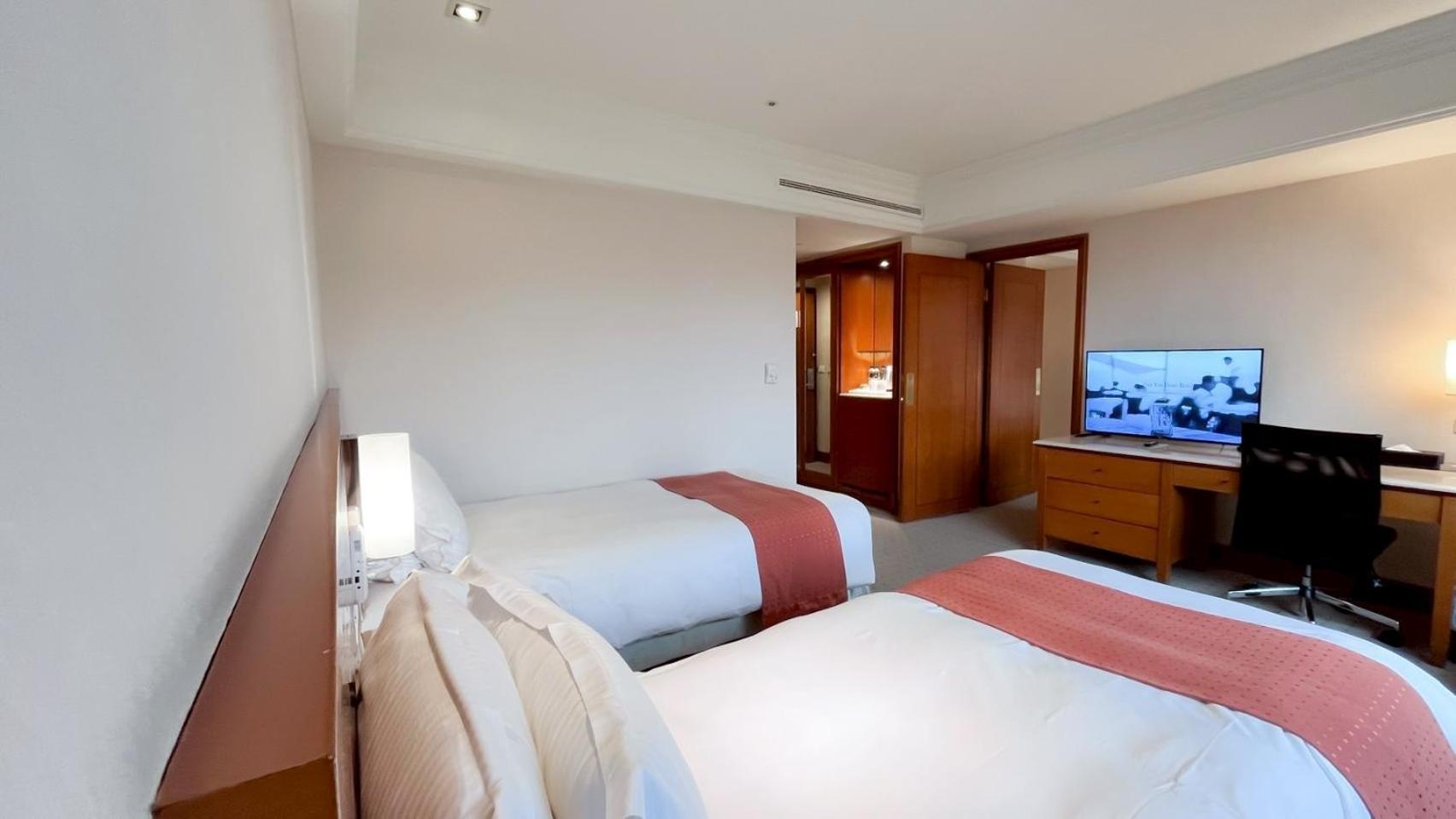 Hione Holiday Hotel Тайбэй Экстерьер фото