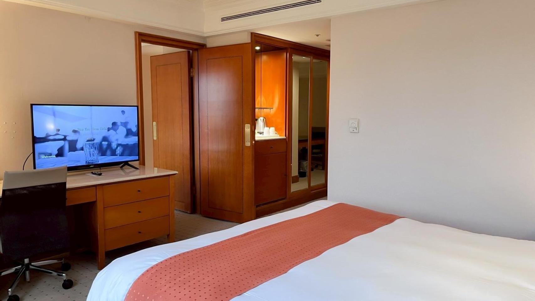 Hione Holiday Hotel Тайбэй Экстерьер фото