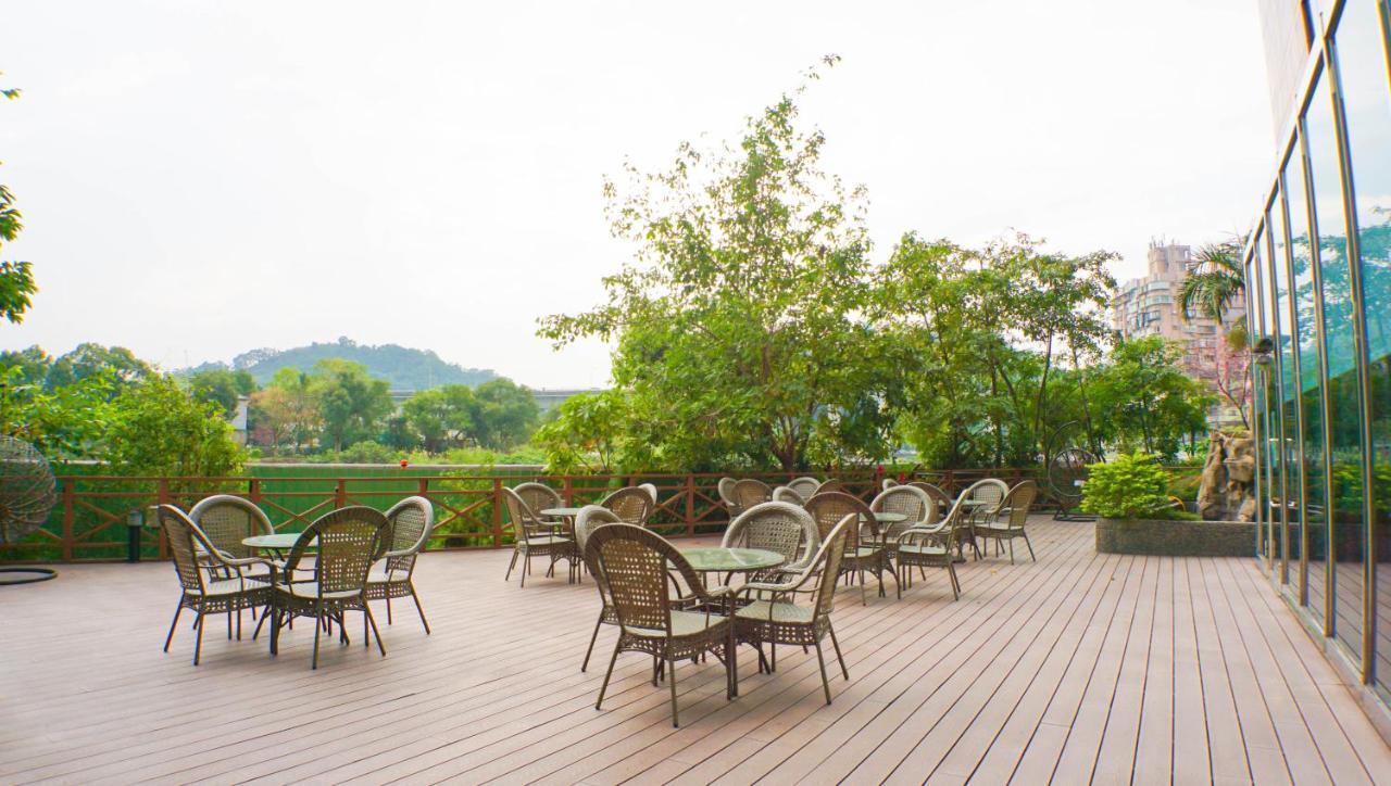 Hione Holiday Hotel Тайбэй Экстерьер фото