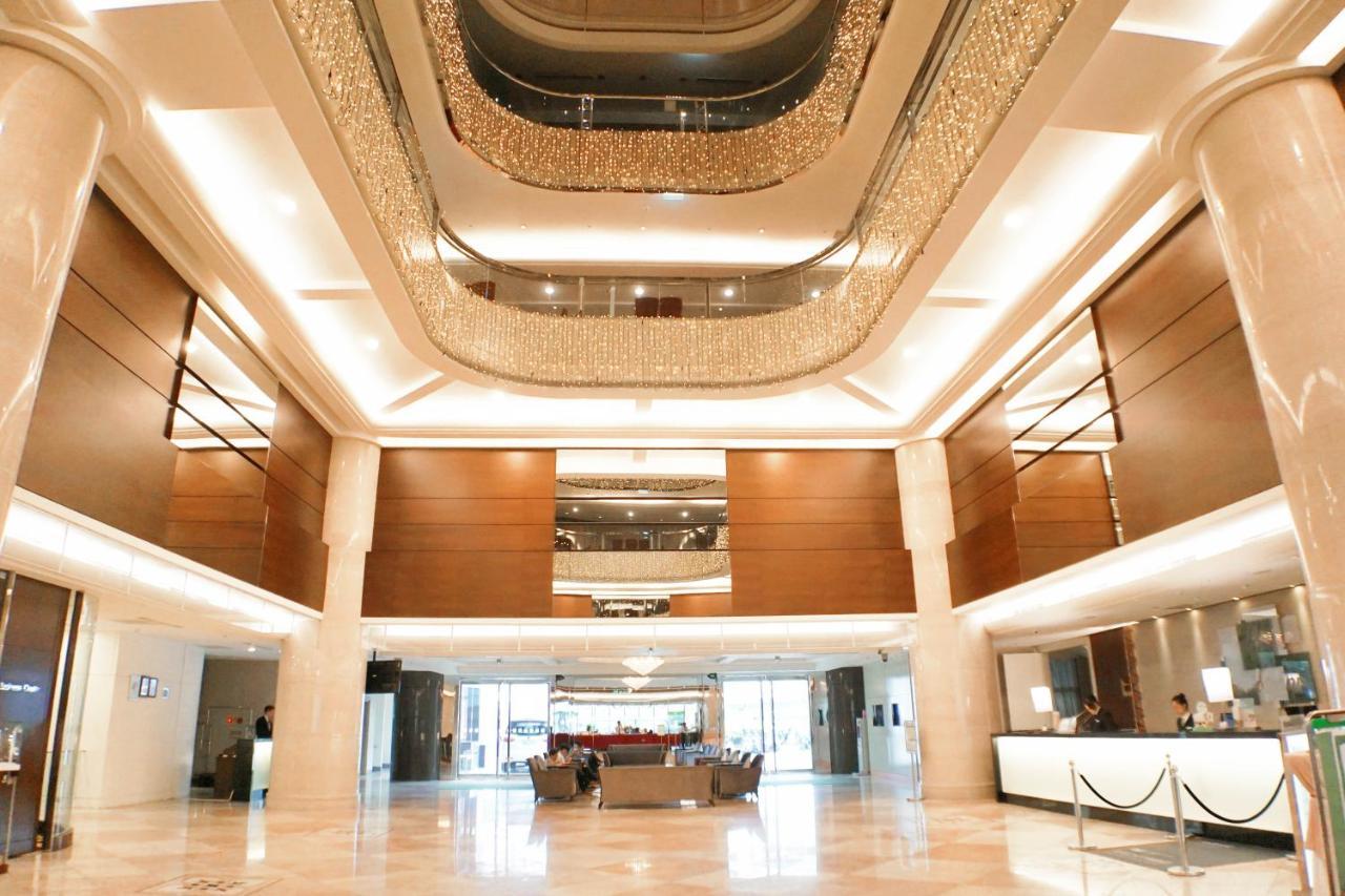 Hione Holiday Hotel Тайбэй Экстерьер фото